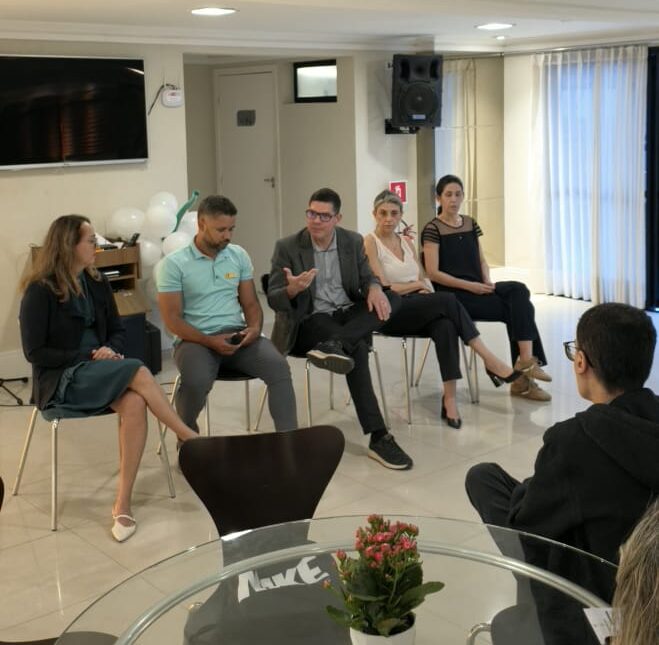 Chá da Tarde “Além da Curva”: um encontro de acolhimento, informação e autoestima para adolescentes com escoliose